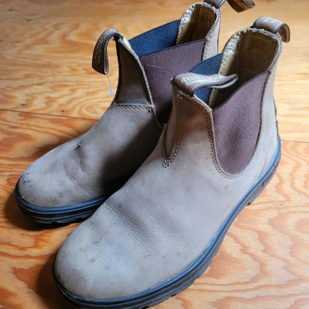 Blundstone 550 Size 7 women's